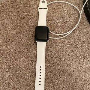 Men’s LIGHTLY worn 42mm Apple Watch Series 2!